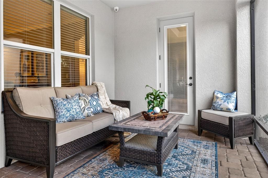 Activo con contrato: $799,900 (4 camas, 3 baños, 3211 Pies cuadrados)
