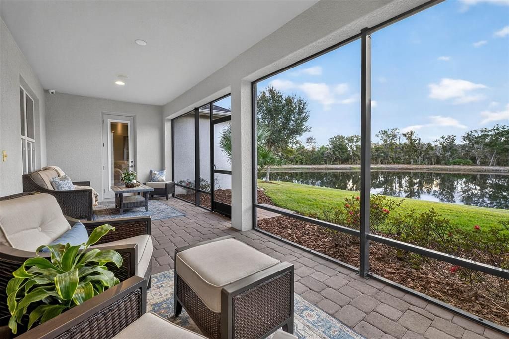 Activo con contrato: $799,900 (4 camas, 3 baños, 3211 Pies cuadrados)