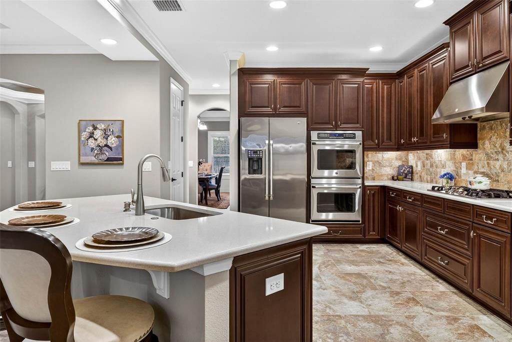 Activo con contrato: $799,900 (4 camas, 3 baños, 3211 Pies cuadrados)