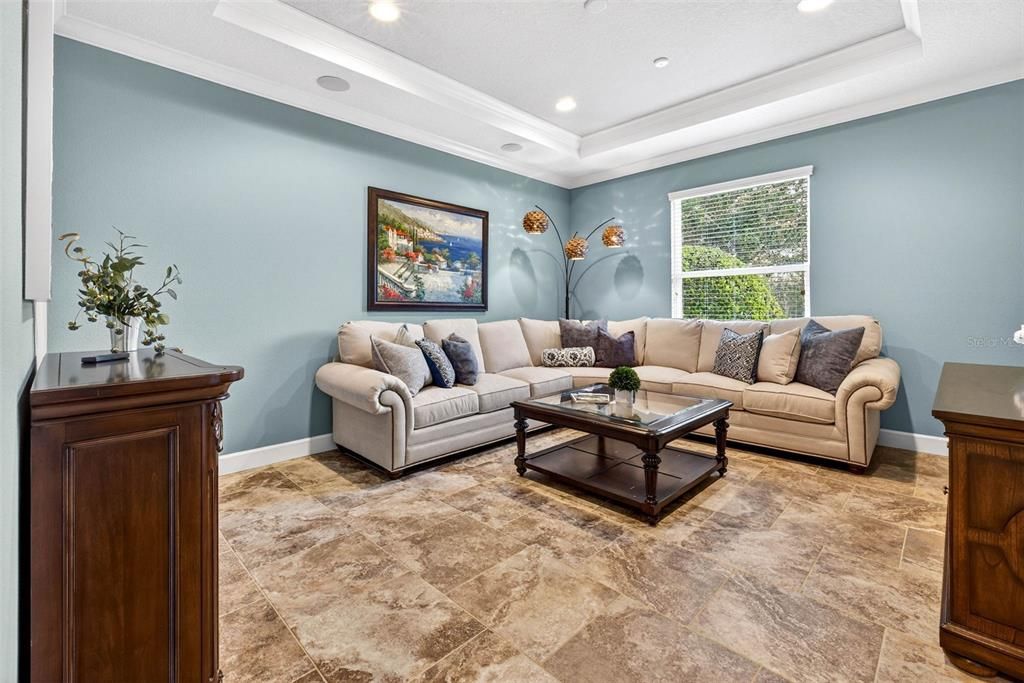 Activo con contrato: $799,900 (4 camas, 3 baños, 3211 Pies cuadrados)