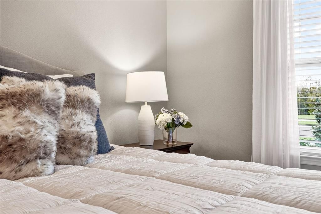 Activo con contrato: $799,900 (4 camas, 3 baños, 3211 Pies cuadrados)