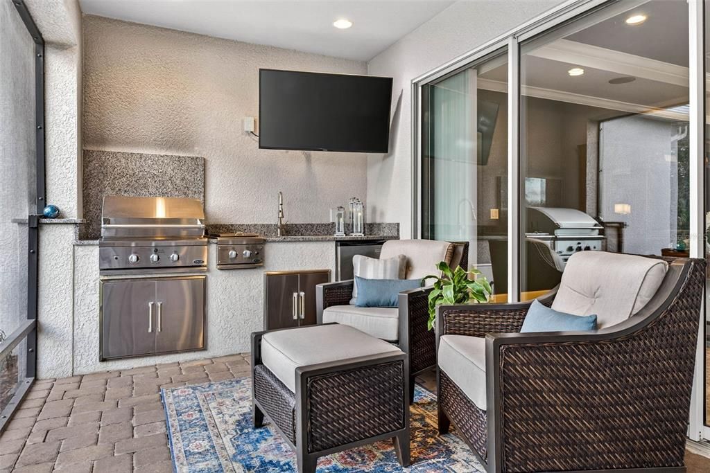 Activo con contrato: $799,900 (4 camas, 3 baños, 3211 Pies cuadrados)