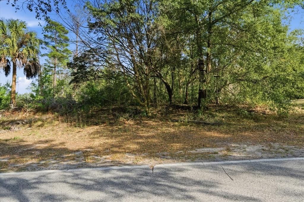 На продажу: $39,900 (0.28 acres)