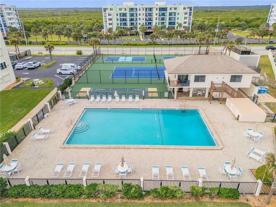 Activo con contrato: $779,900 (2 camas, 2 baños, 1352 Pies cuadrados)