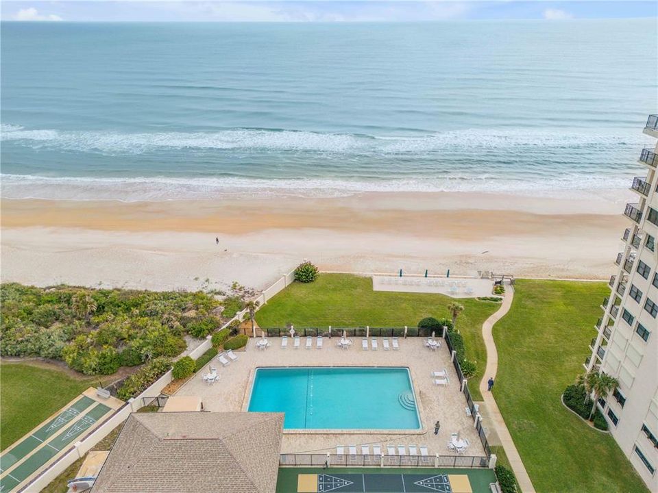 Activo con contrato: $779,900 (2 camas, 2 baños, 1352 Pies cuadrados)