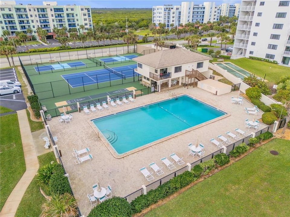 Activo con contrato: $779,900 (2 camas, 2 baños, 1352 Pies cuadrados)