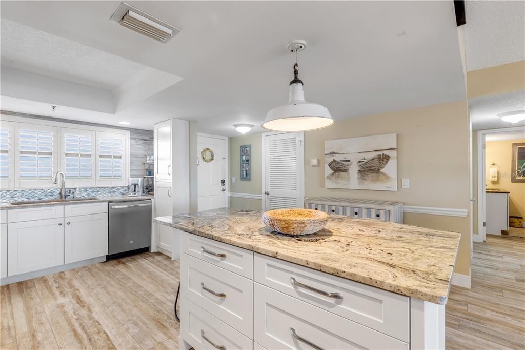 Activo con contrato: $779,900 (2 camas, 2 baños, 1352 Pies cuadrados)