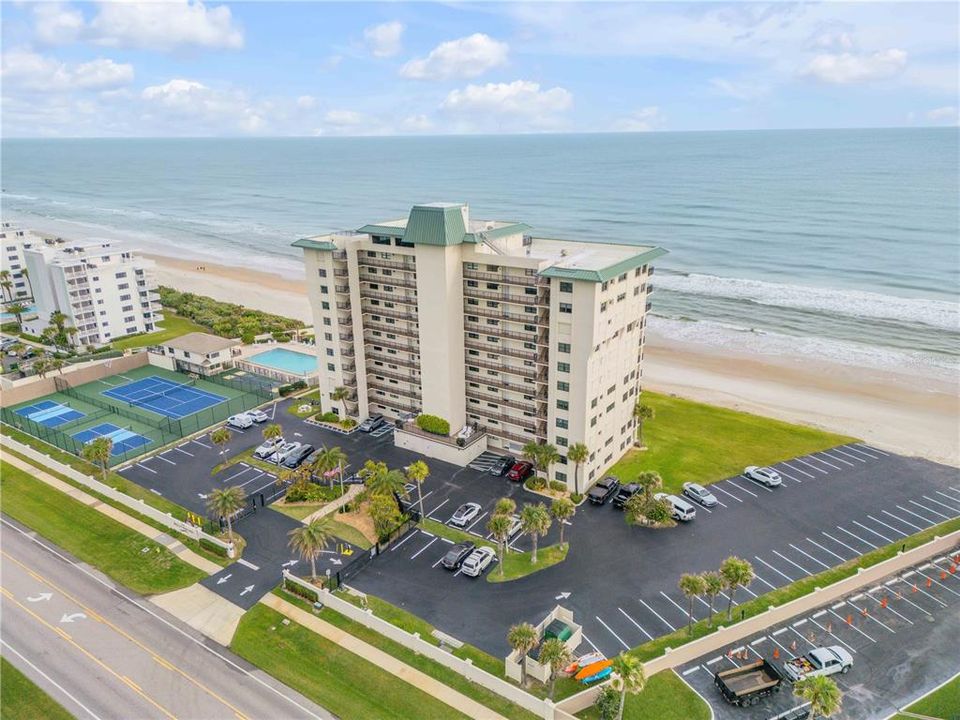 Activo con contrato: $779,900 (2 camas, 2 baños, 1352 Pies cuadrados)