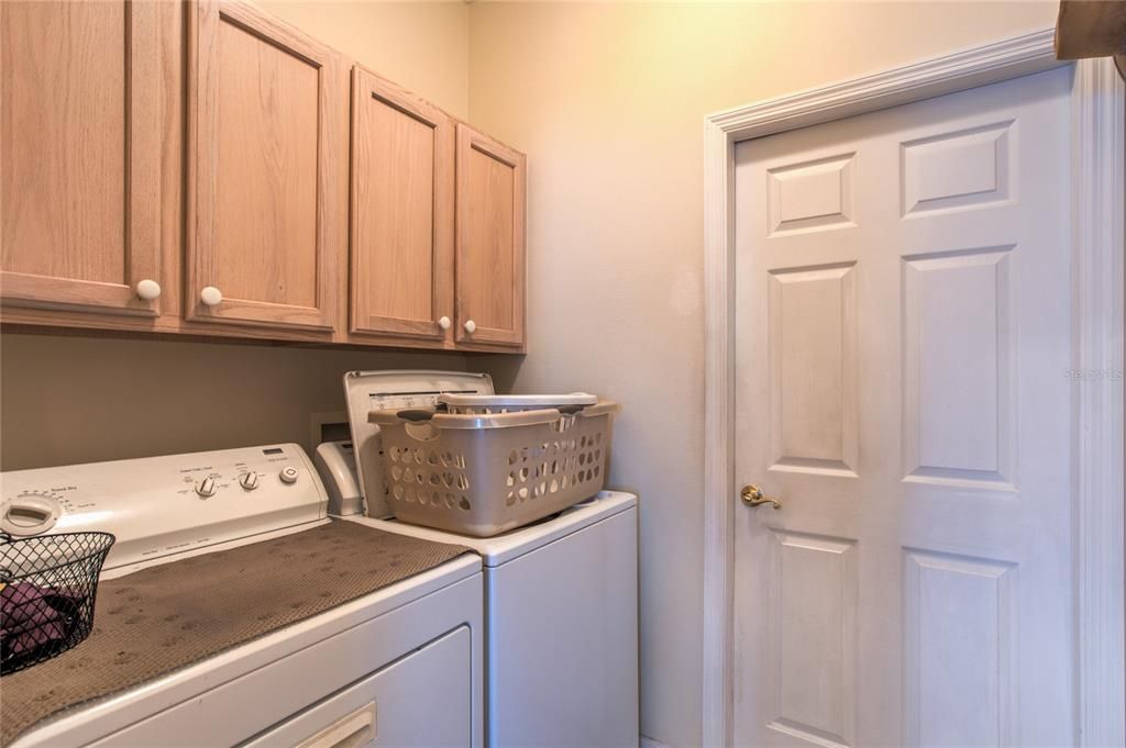 For Sale: $915,000 (4 beds, 2 baths, 1777 Square Feet)