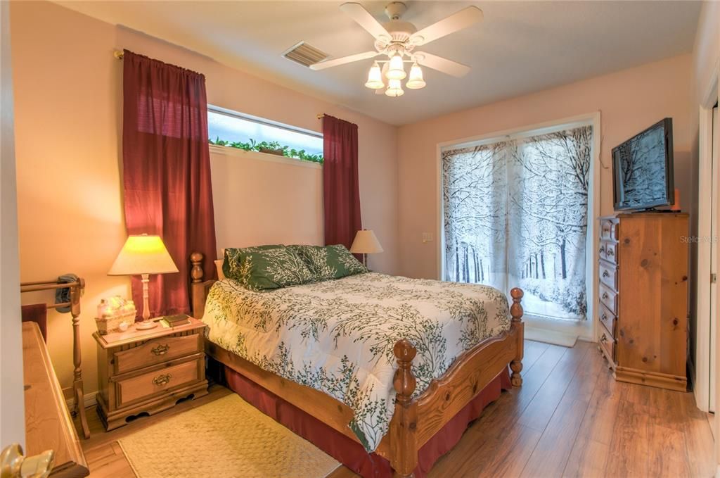 For Sale: $915,000 (4 beds, 2 baths, 1777 Square Feet)