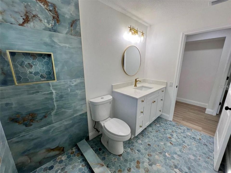 На продажу: $1,249,000 (3 спален, 2 ванн, 2302 Квадратных фут)