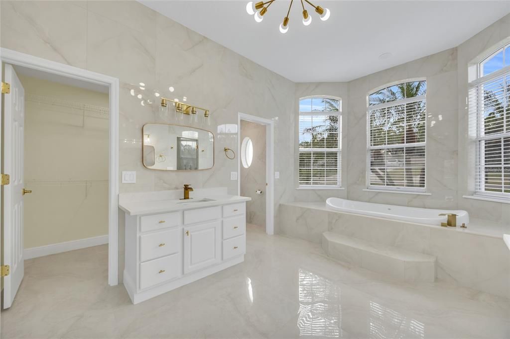 Activo con contrato: $665,000 (3 camas, 2 baños, 2413 Pies cuadrados)
