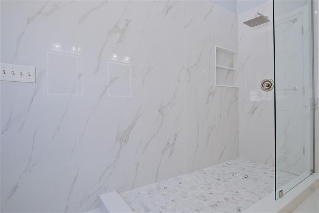 На продажу: $849,900 (4 спален, 3 ванн, 2428 Квадратных фут)