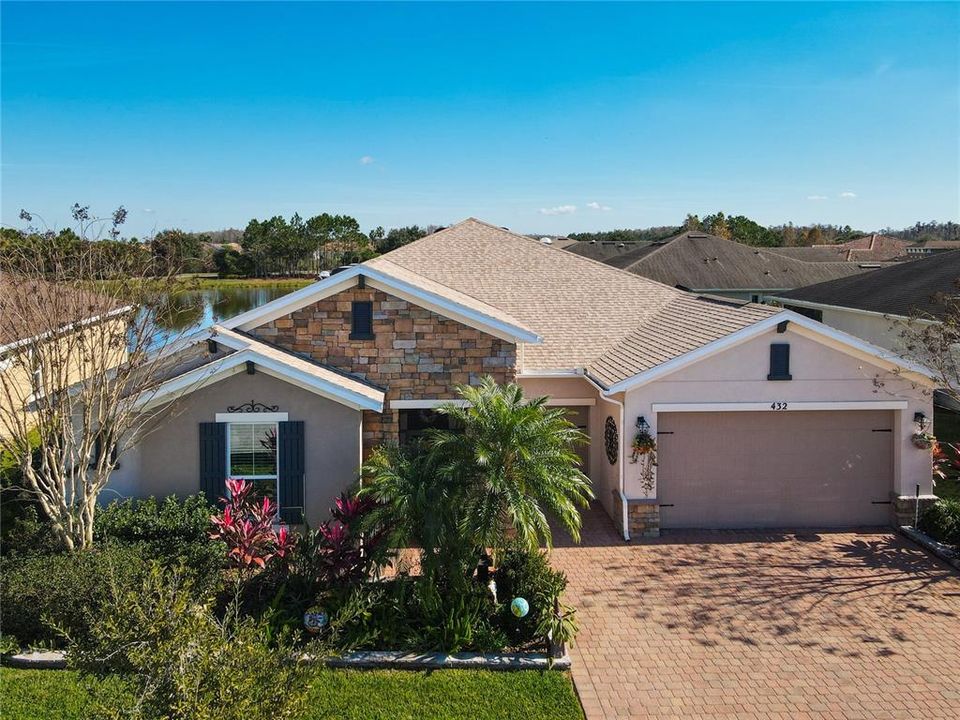 Active With Contract: $589,000 (3 beds, 2 baths, 2427 Square Feet)