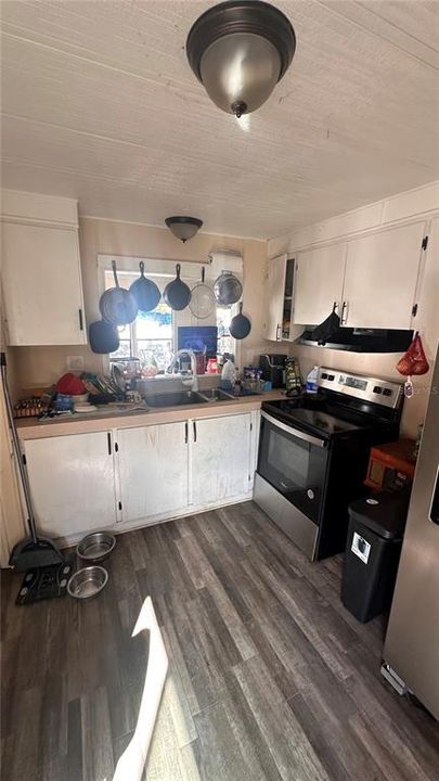 На продажу: $84,900 (2 спален, 1 ванн, 1012 Квадратных фут)