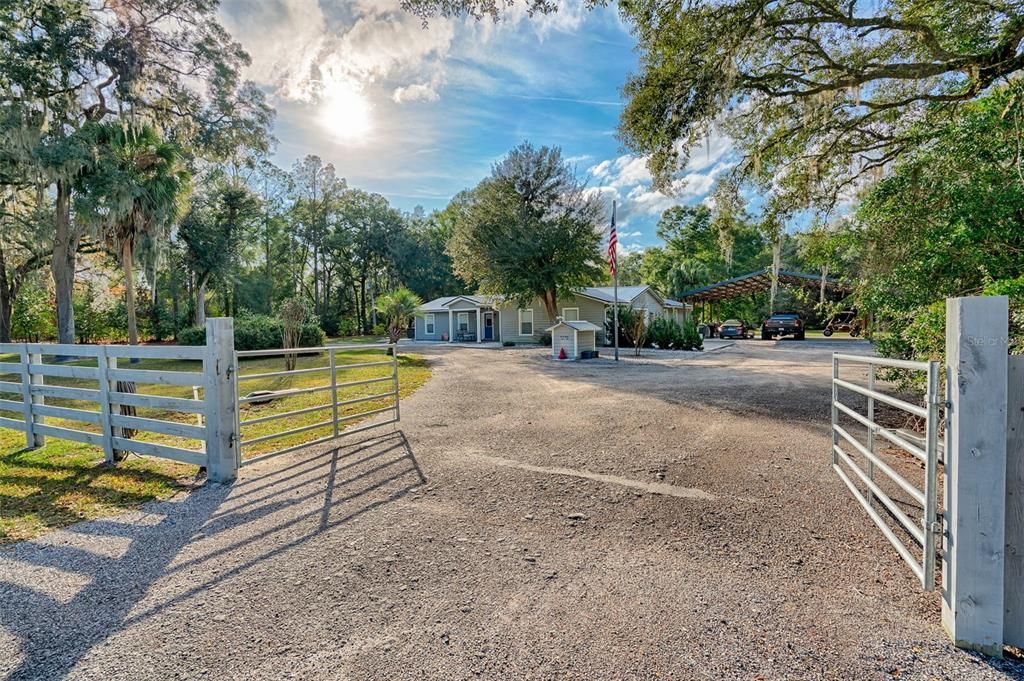 Vendido Recientemente: $596,900 (3 camas, 2 baños, 1784 Pies cuadrados)