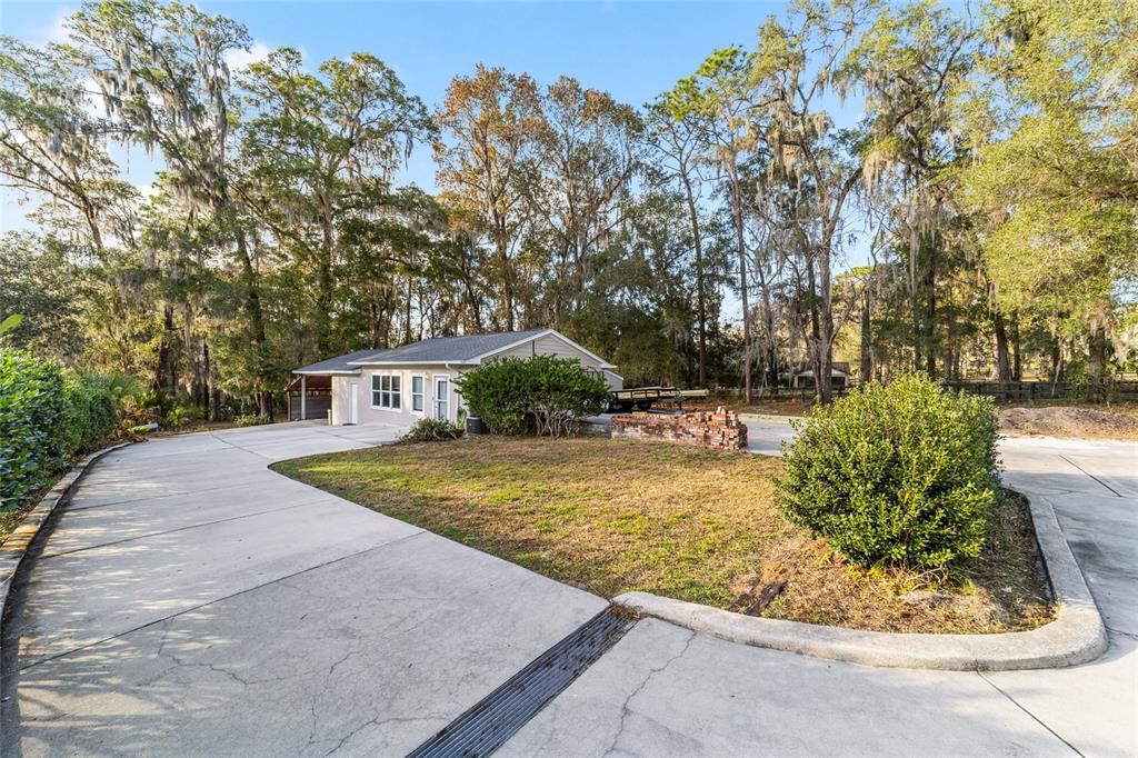 For Sale: $885,000 (3 beds, 2 baths, 3669 Square Feet)