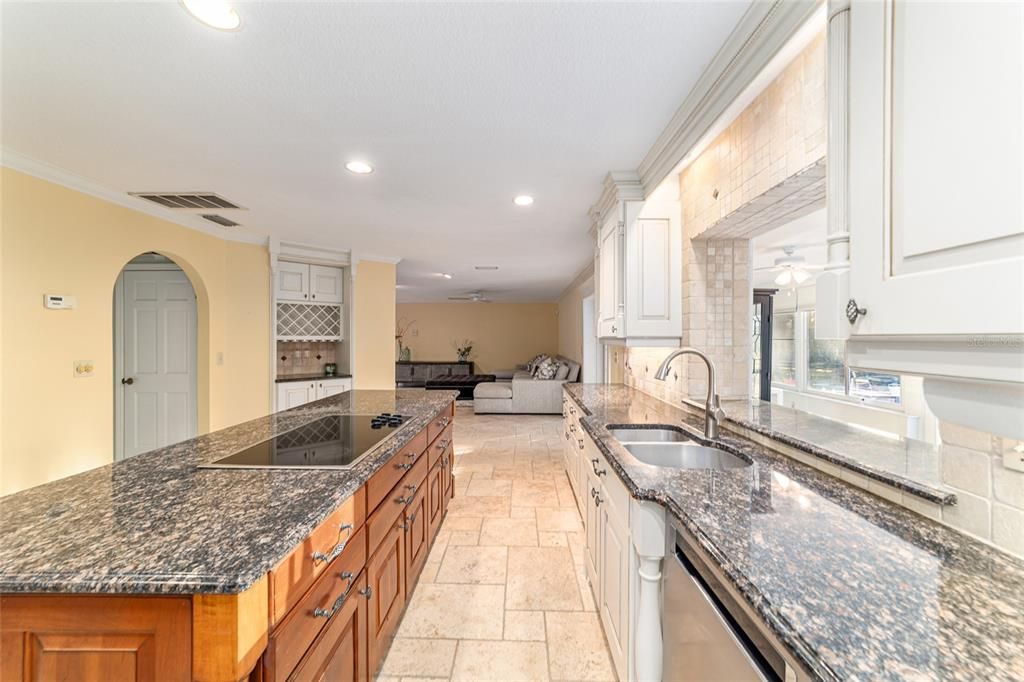 For Sale: $885,000 (3 beds, 2 baths, 3669 Square Feet)