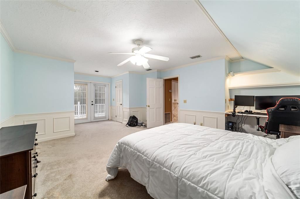 For Sale: $885,000 (3 beds, 2 baths, 3669 Square Feet)