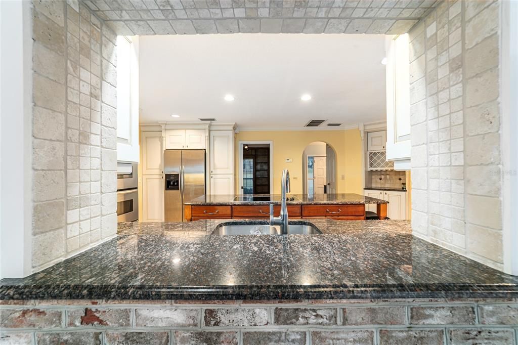 For Sale: $885,000 (3 beds, 2 baths, 3669 Square Feet)