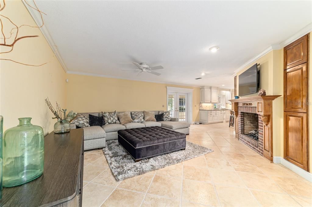For Sale: $885,000 (3 beds, 2 baths, 3669 Square Feet)