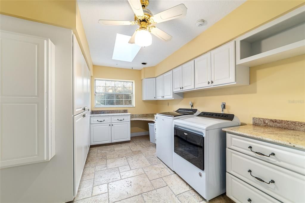 For Sale: $885,000 (3 beds, 2 baths, 3669 Square Feet)