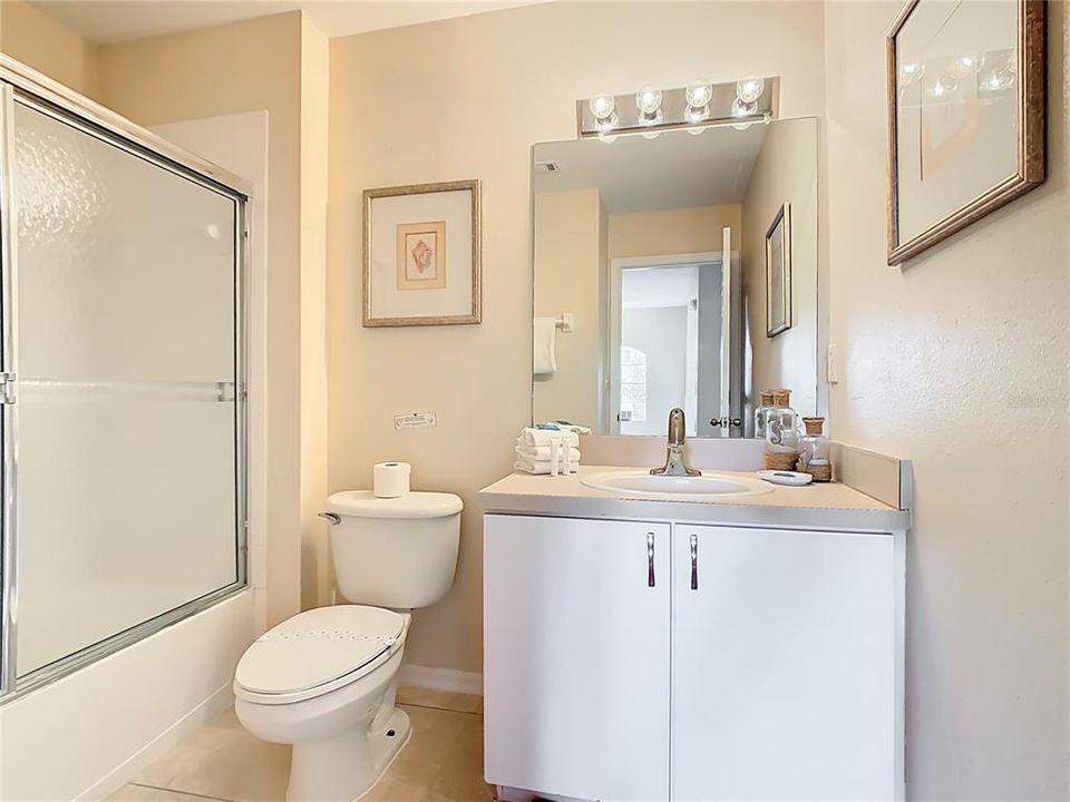 Activo con contrato: $309,000 (4 camas, 3 baños, 1645 Pies cuadrados)