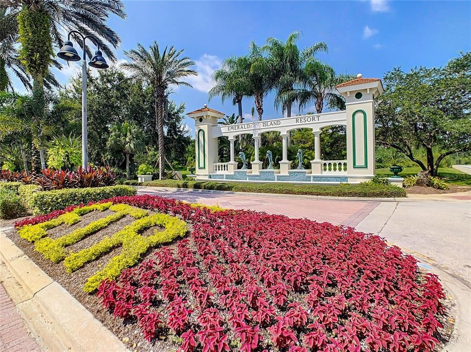 Activo con contrato: $309,000 (4 camas, 3 baños, 1645 Pies cuadrados)