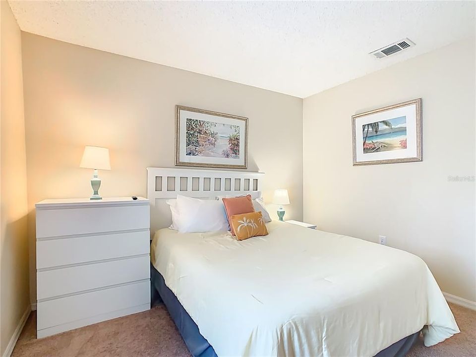 Activo con contrato: $309,000 (4 camas, 3 baños, 1645 Pies cuadrados)