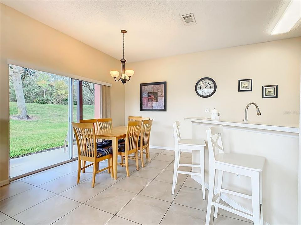 Activo con contrato: $309,000 (4 camas, 3 baños, 1645 Pies cuadrados)