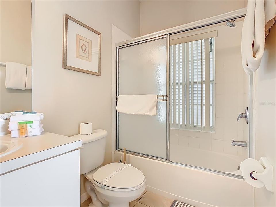 Activo con contrato: $309,000 (4 camas, 3 baños, 1645 Pies cuadrados)