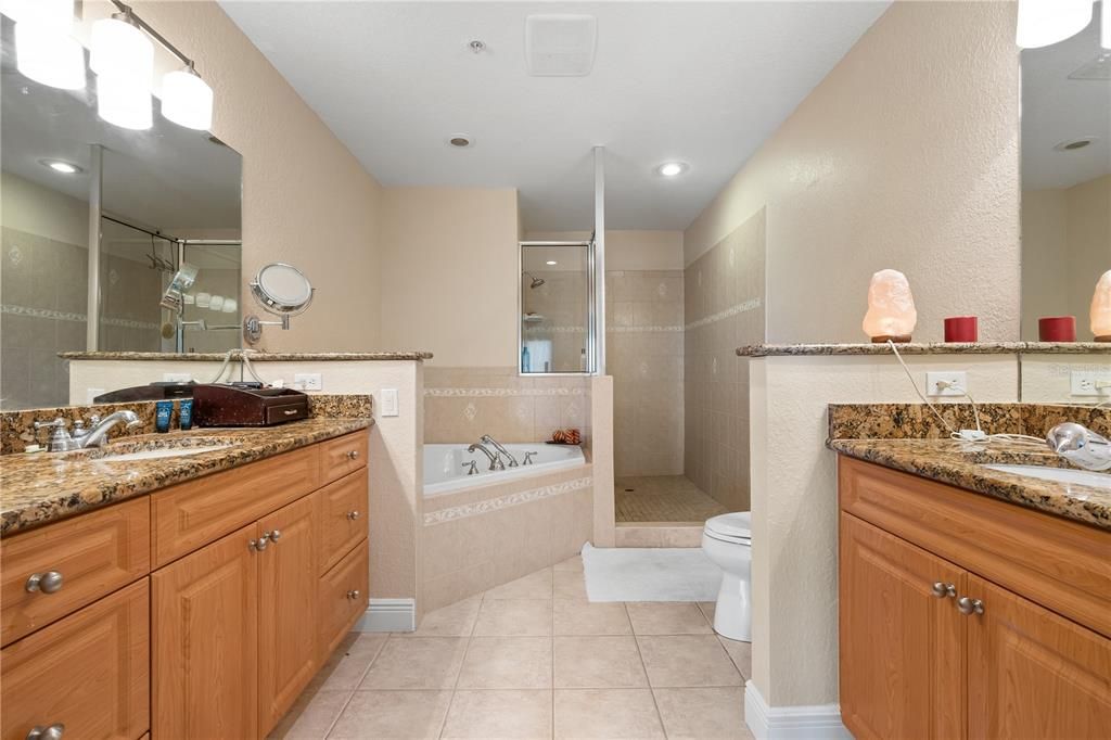 For Sale: $998,000 (3 beds, 3 baths, 2376 Square Feet)