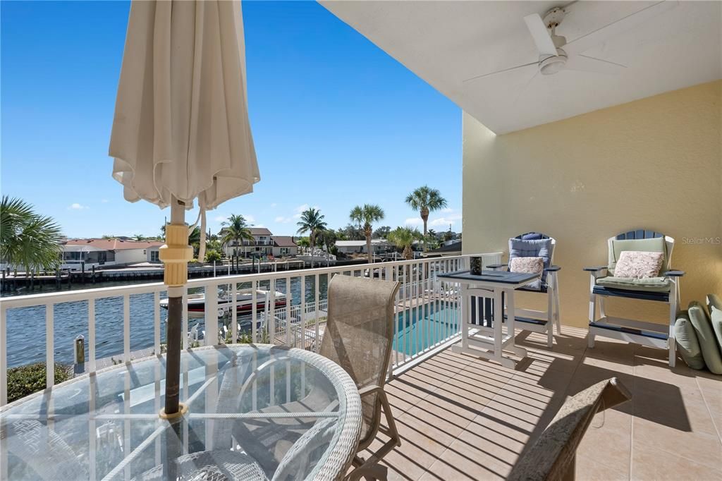For Sale: $998,000 (3 beds, 3 baths, 2376 Square Feet)