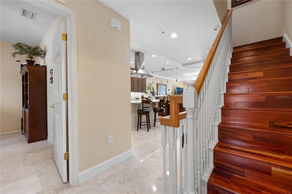 For Sale: $998,000 (3 beds, 3 baths, 2376 Square Feet)