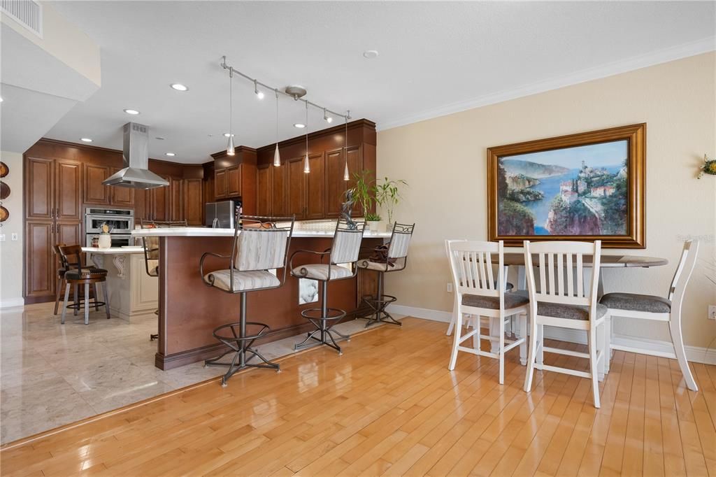 For Sale: $998,000 (3 beds, 3 baths, 2376 Square Feet)