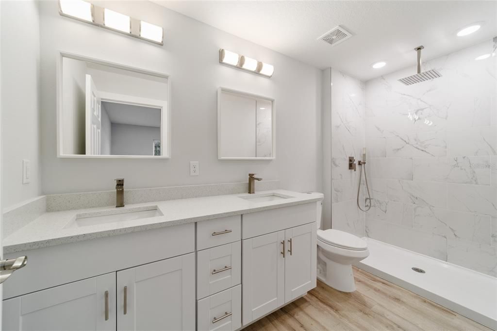 Activo con contrato: $207,999 (3 camas, 2 baños, 1058 Pies cuadrados)