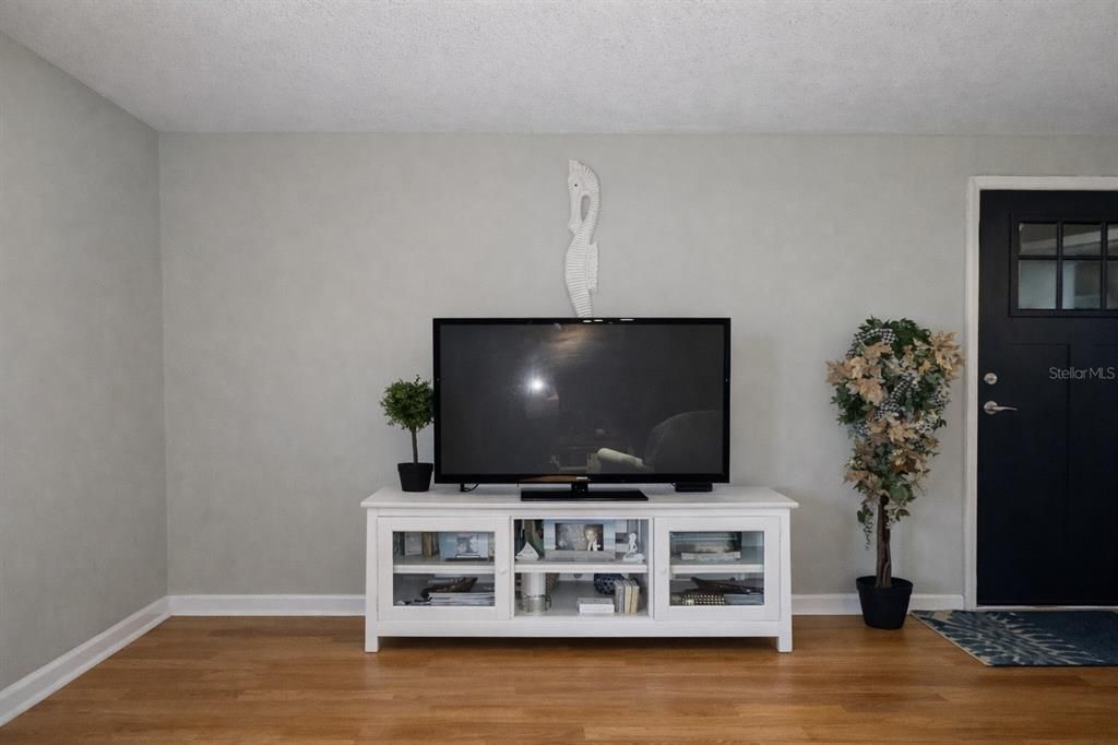 En Venta: $225,900 (2 camas, 1 baños, 850 Pies cuadrados)