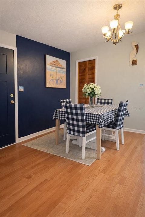 En Venta: $225,900 (2 camas, 1 baños, 850 Pies cuadrados)