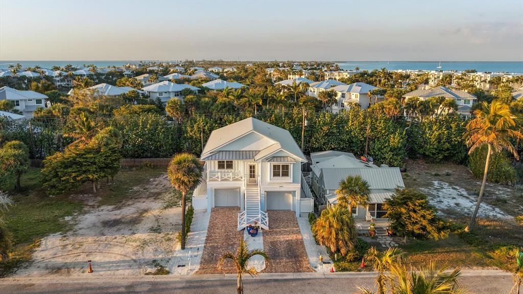 En Venta: $4,499,999 (5 camas, 4 baños, 3063 Pies cuadrados)
