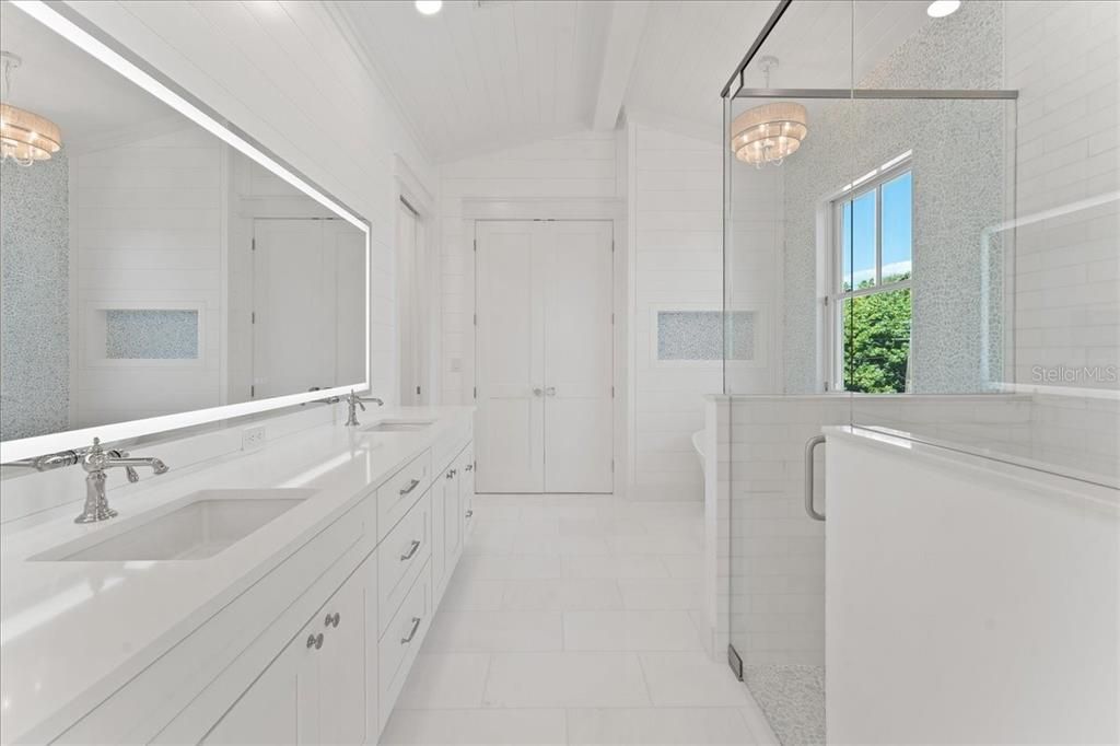 En Venta: $4,499,999 (5 camas, 4 baños, 3063 Pies cuadrados)