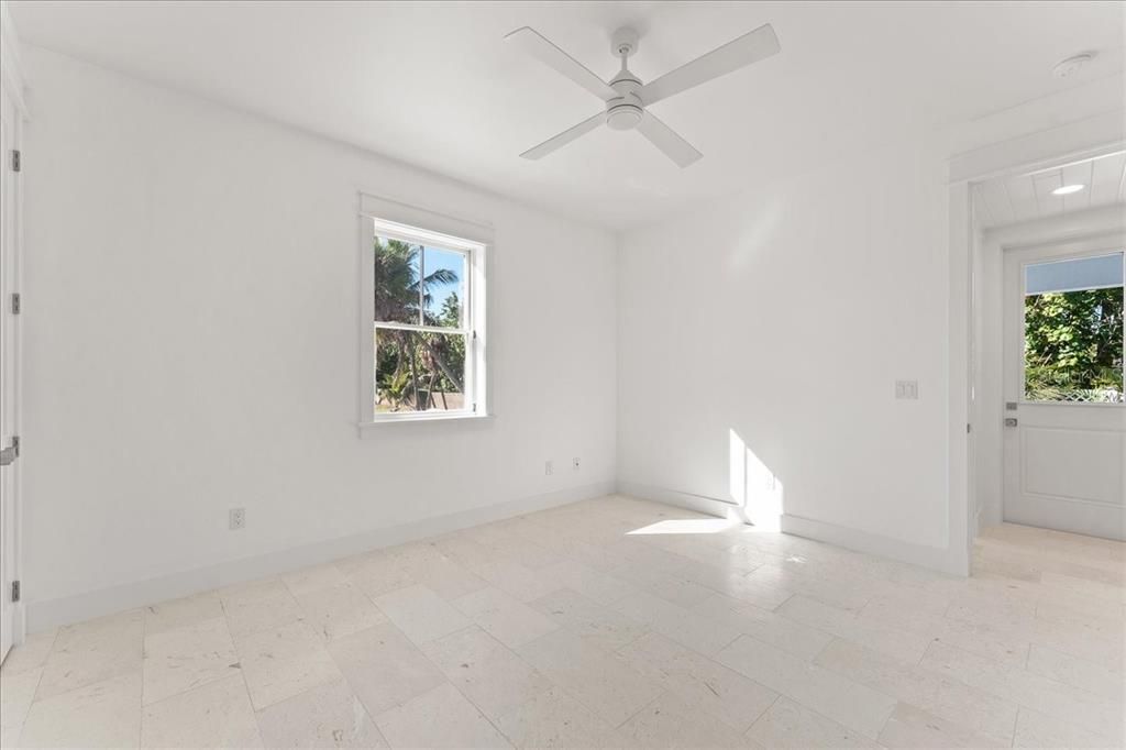 En Venta: $4,499,999 (5 camas, 4 baños, 3063 Pies cuadrados)