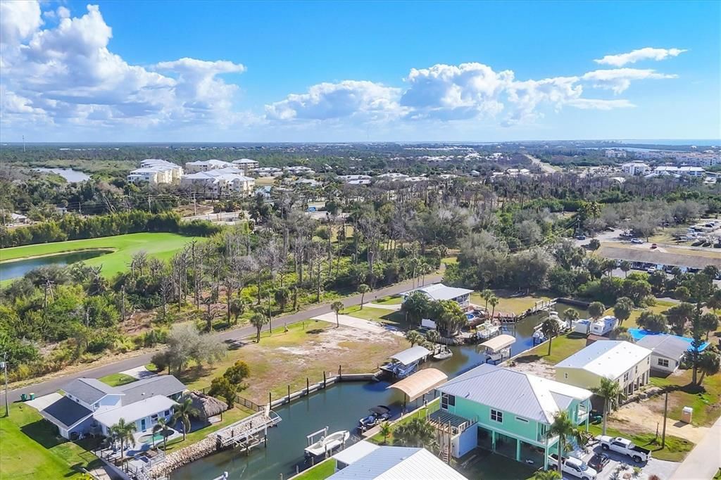 На продажу: $989,999 (0.46 acres)