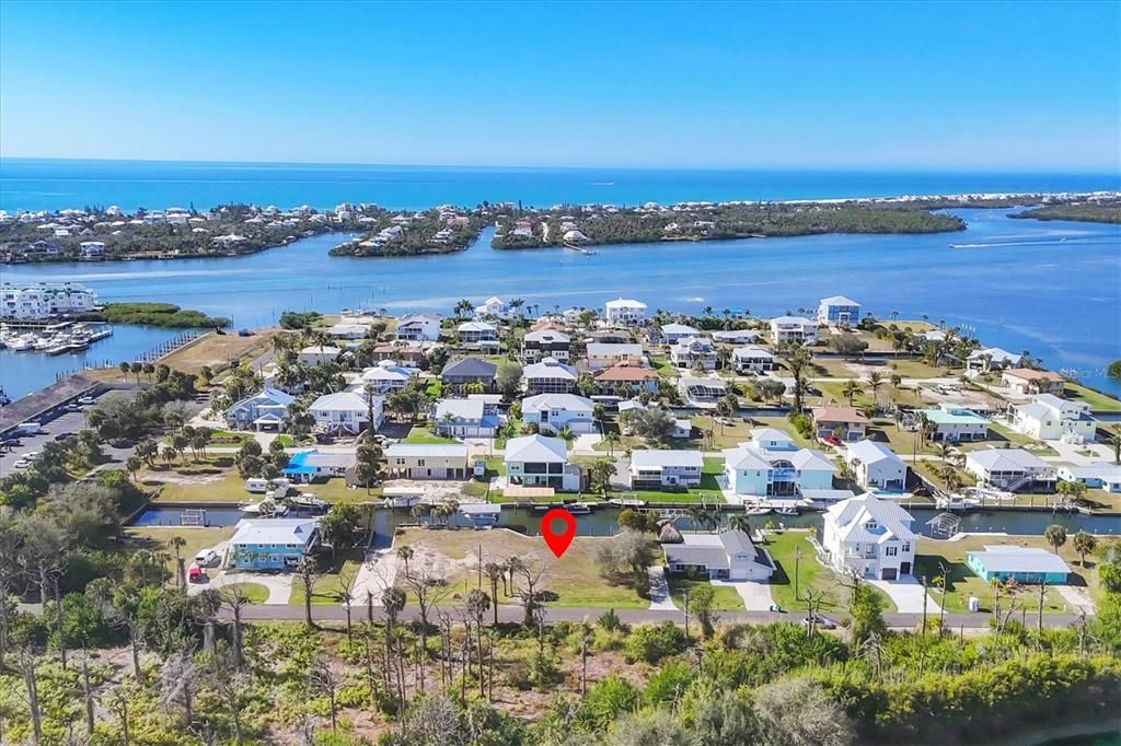 На продажу: $989,999 (0.46 acres)