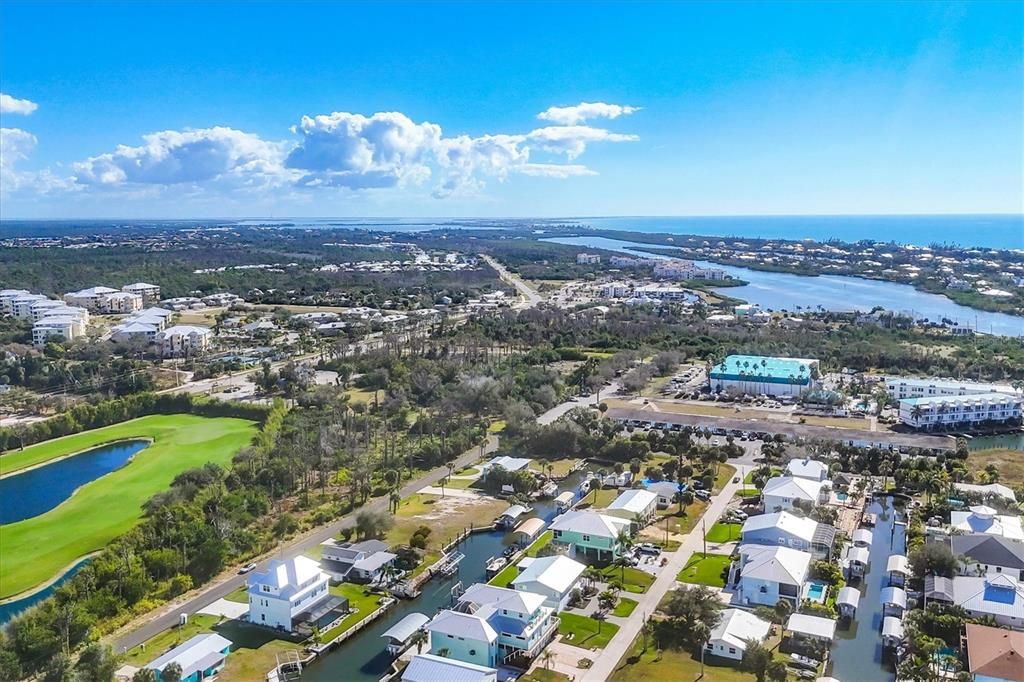 На продажу: $989,999 (0.46 acres)