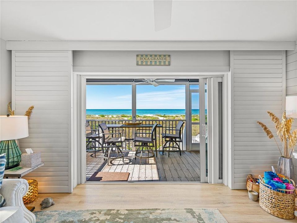 For Sale: $2,499,500 (2 beds, 2 baths, 1276 Square Feet)