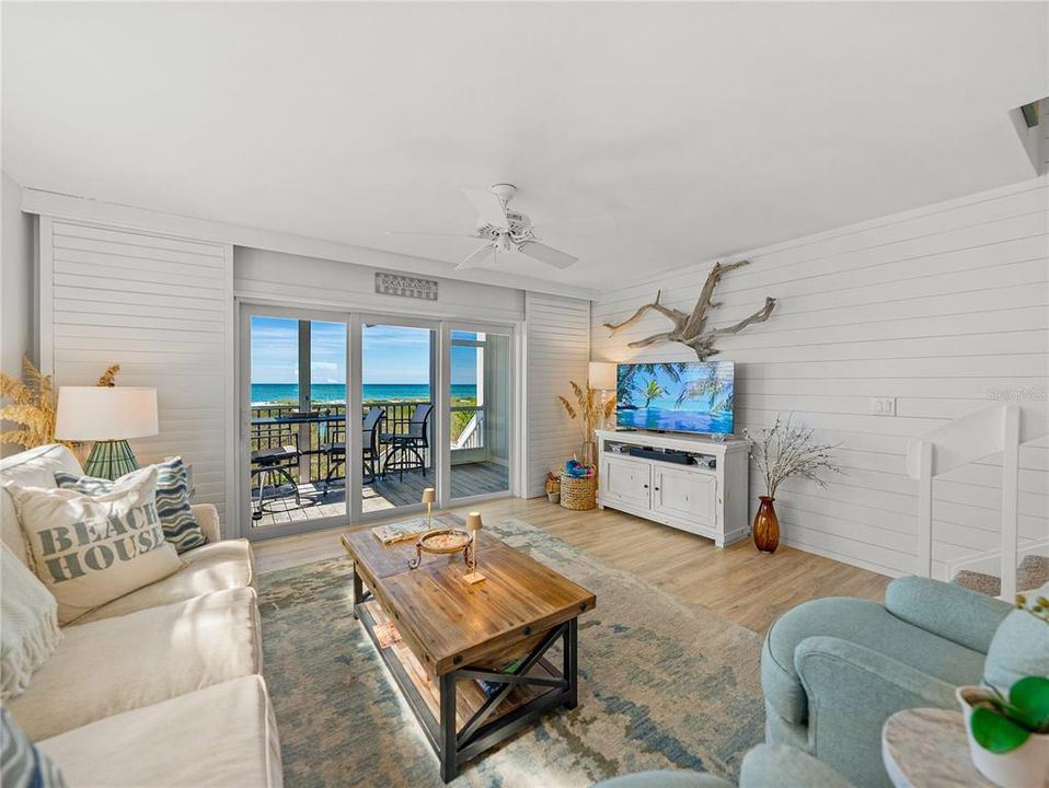 For Sale: $2,499,500 (2 beds, 2 baths, 1276 Square Feet)