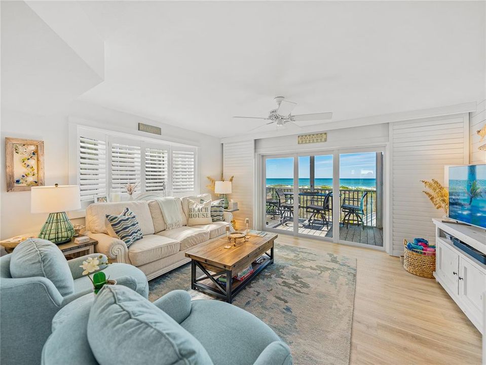 For Sale: $2,499,500 (2 beds, 2 baths, 1276 Square Feet)