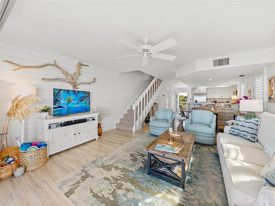 For Sale: $2,499,500 (2 beds, 2 baths, 1276 Square Feet)