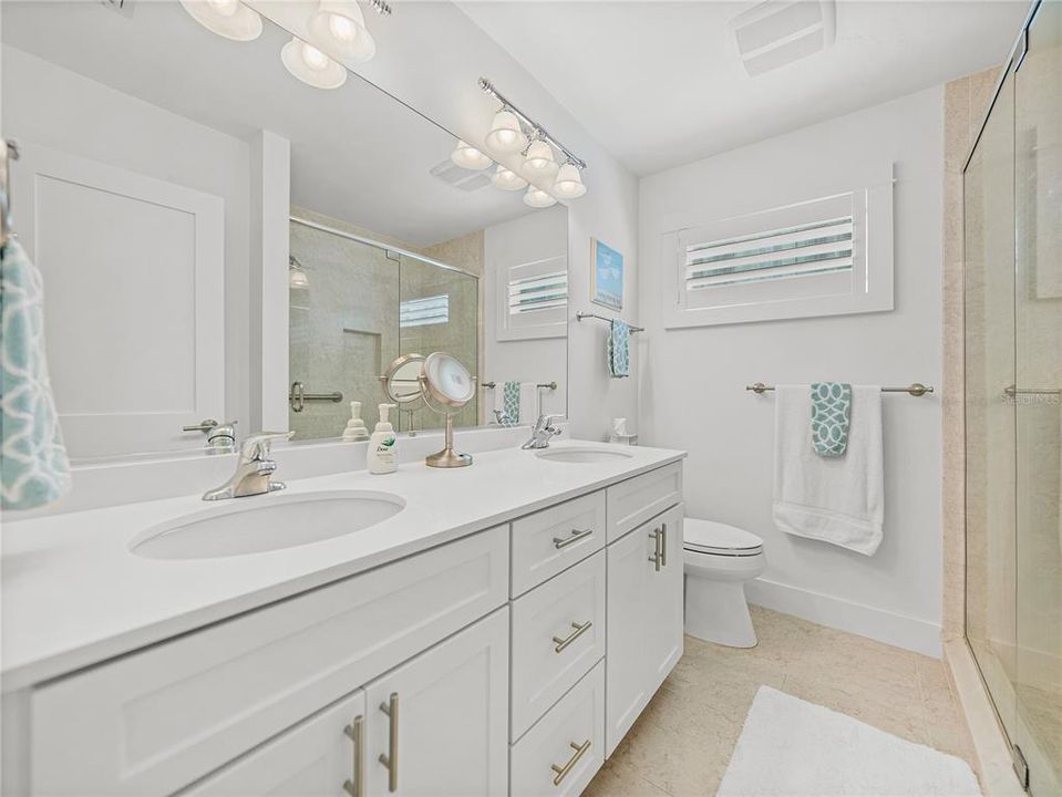 For Sale: $2,499,500 (2 beds, 2 baths, 1276 Square Feet)