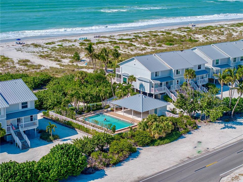 For Sale: $2,499,500 (2 beds, 2 baths, 1276 Square Feet)